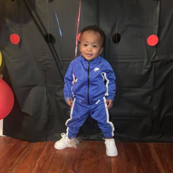 Meet your Posher, Chanel - Picture 1 of 1